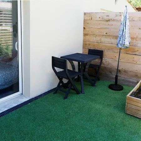 Le Cocon De Lily Bed & Breakfast *