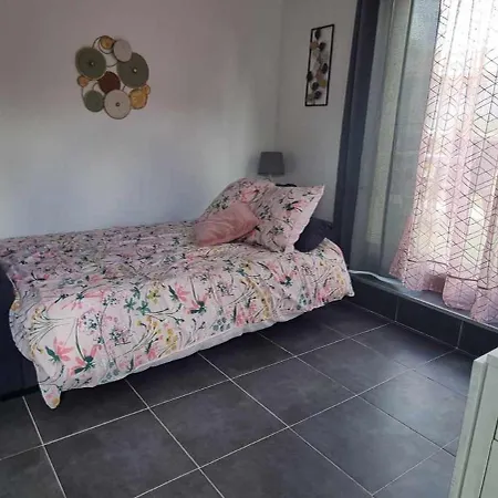 Le Cocon De Lily Bed & Breakfast *