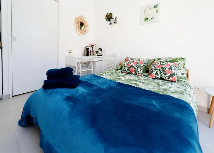 לינה וארוחת בוקר Le Cocon De Lily