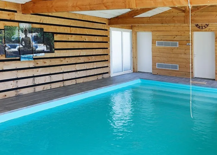 Le Cocon De Lily לינה וארוחת בוקר 3*