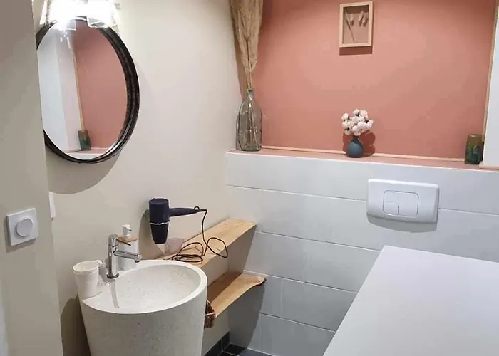 לינה וארוחת בוקר Le Cocon De Lily