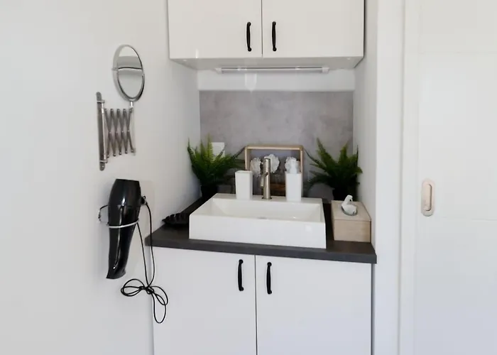 Le Cocon De Lily לינה וארוחת בוקר 3*