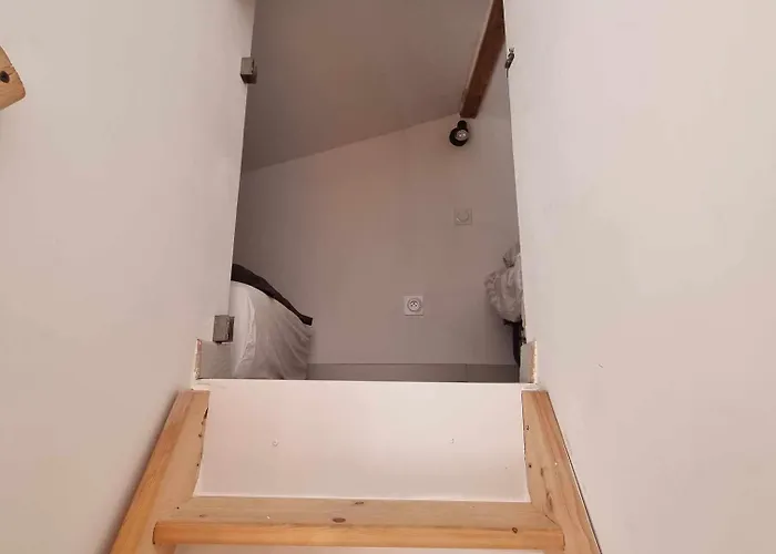 לינה וארוחת בוקר Le Cocon De Lily Saint-Savin (Gironde)