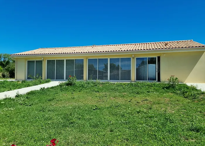 Le Cocon De Lily לינה וארוחת בוקר 3*